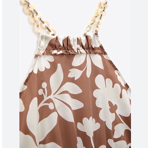 🆕 Zara Halter Jumpsuit with Chain Details in Neckline. Size Small - Picture 5 of 10